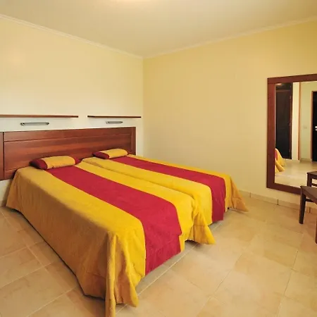 Parque Mourabel, Oasis Village & Pe Do 3*