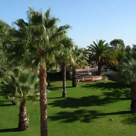 Parque Mourabel, Oasis Village & Pe Do Tatil parkı