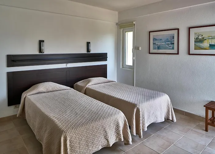 Parque Mourabel, Oasis Village & Pe Do 3*