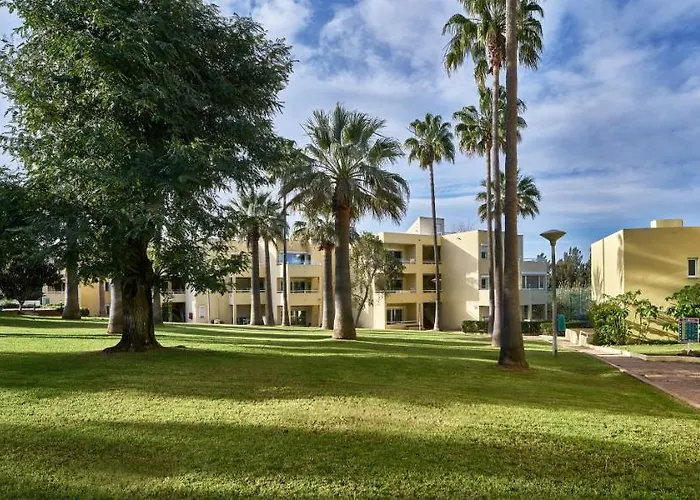 Parque Mourabel, Oasis Village & Pe Do 3*