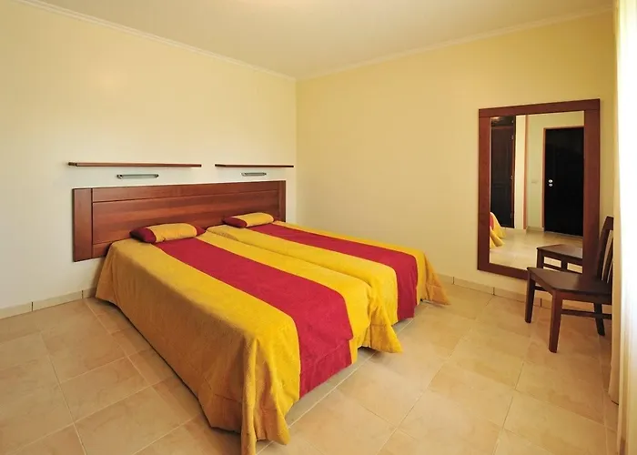 Parque Mourabel, Oasis Village & Pe Do 3*