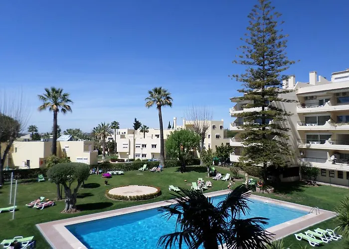 假日公园 Parque Mourabel, Oasis Village & Pe Do 维拉摩拉
