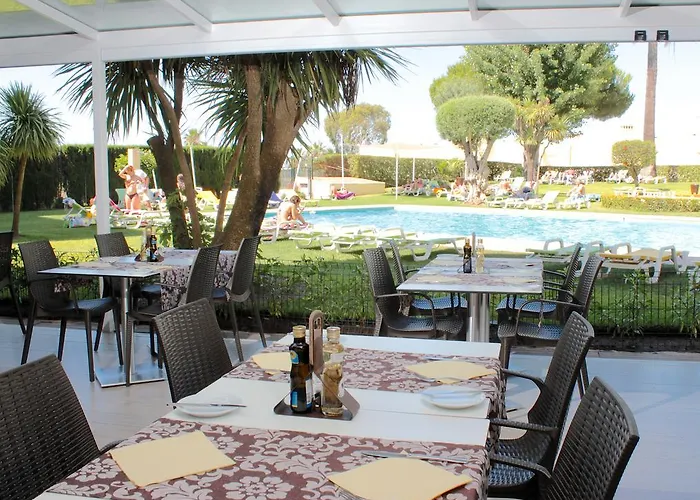 Parque Mourabel, Oasis Village & Pe Do 3*