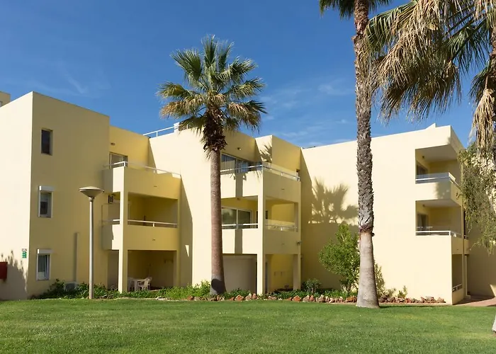 Parque Mourabel, Oasis Village & Pe Do