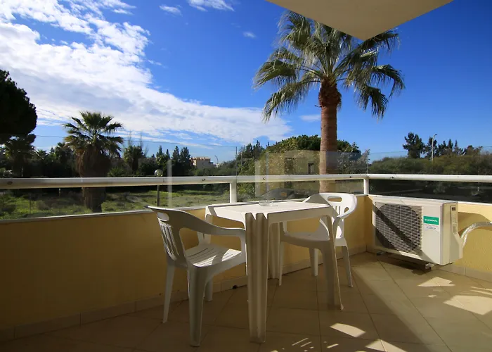 Parque Mourabel, Oasis Village & Pe Do 3* 维拉摩拉